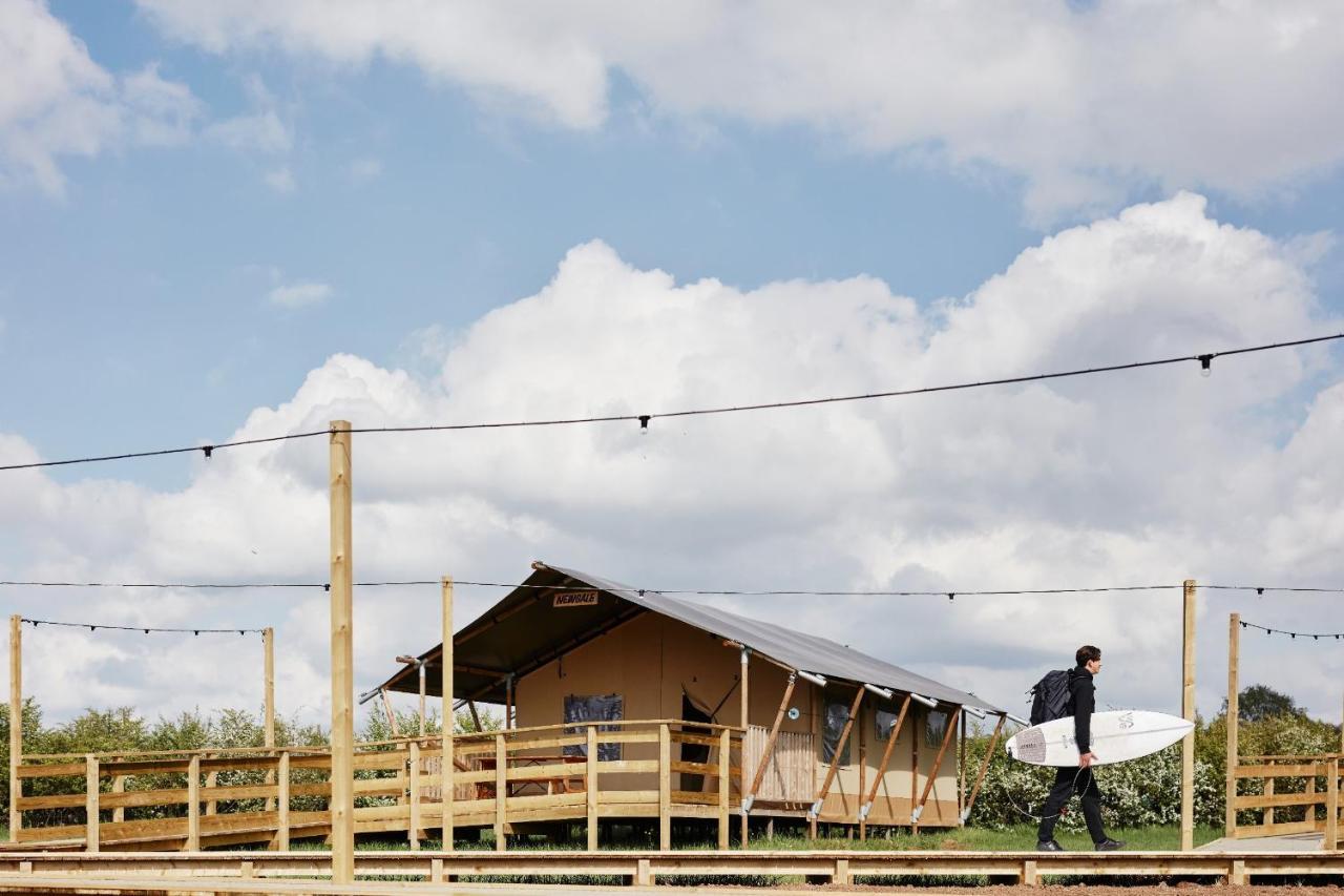 The Camp At The Wave Hotel Bristol Bagian luar foto