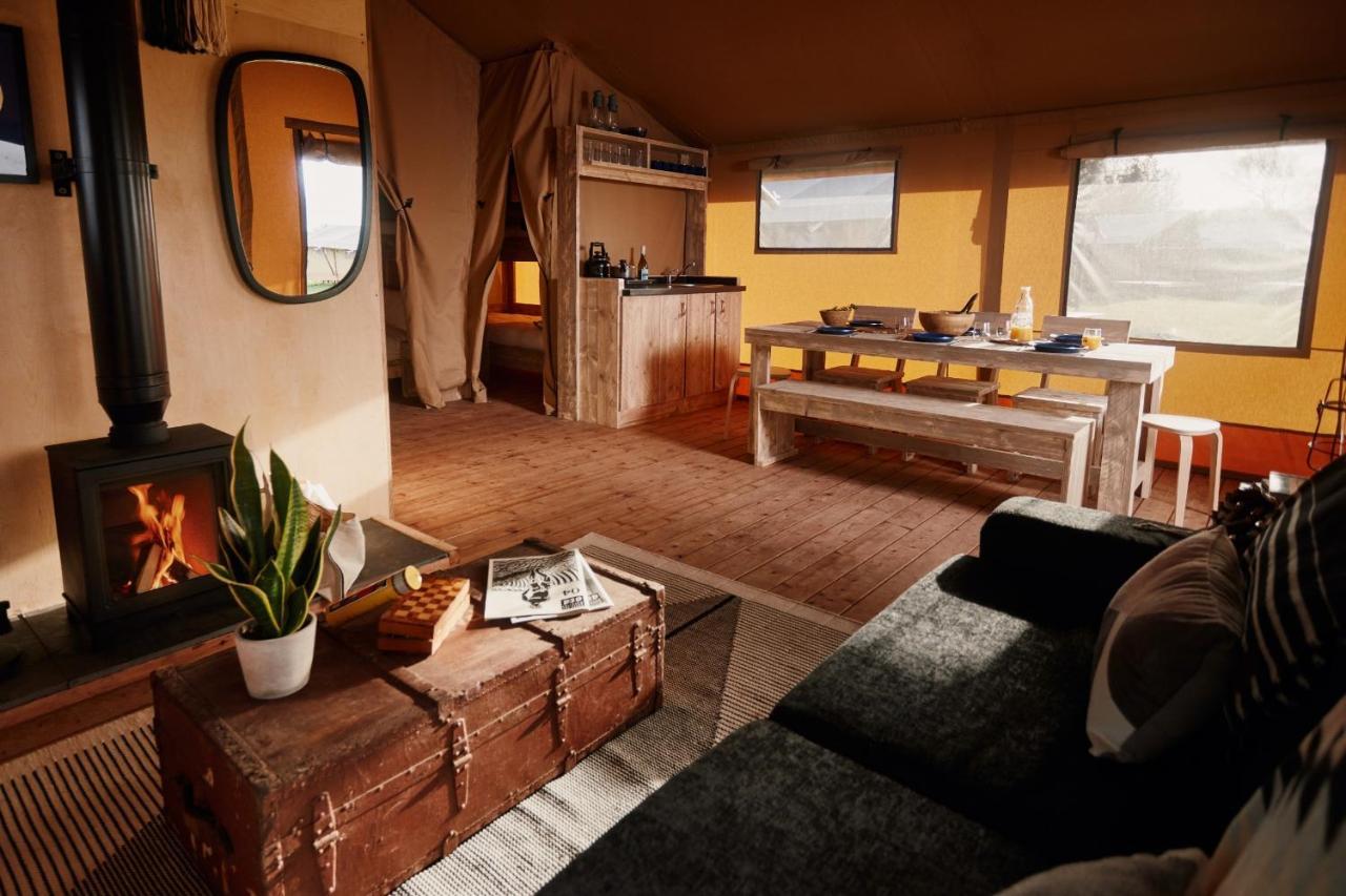 The Camp At The Wave Hotel Bristol Bagian luar foto