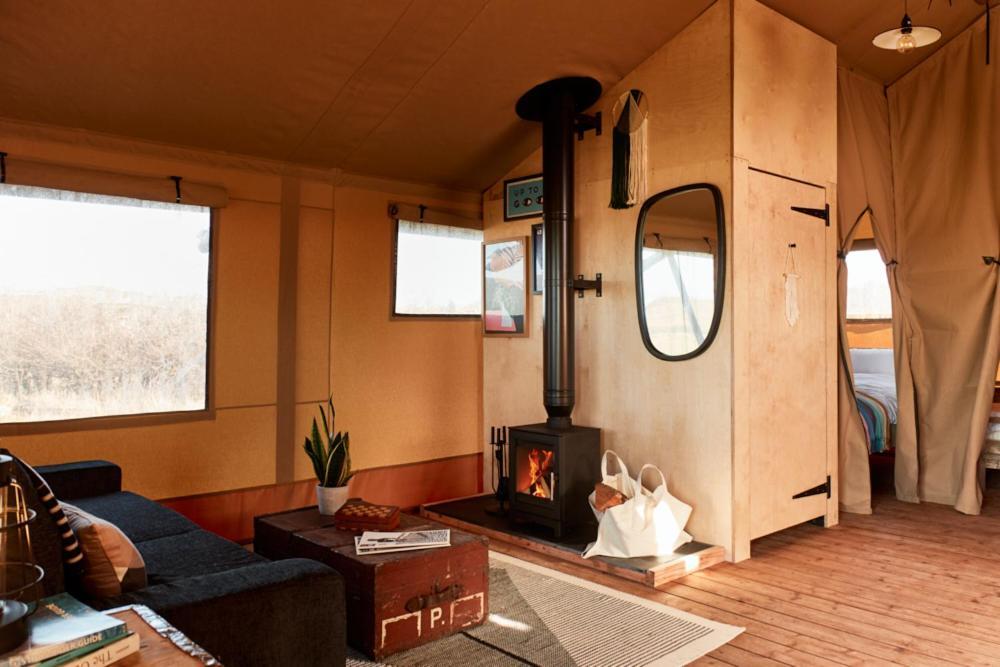 The Camp At The Wave Hotel Bristol Bagian luar foto